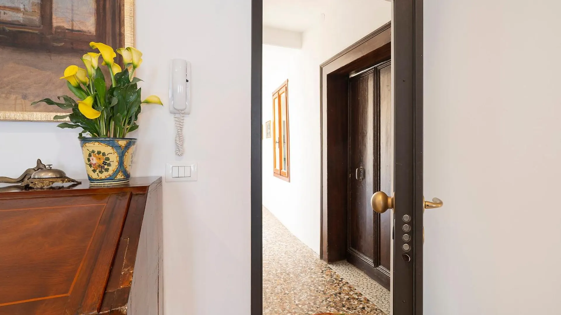 Stupendo Luxury Apartment Canal & Garden View Venice Italy