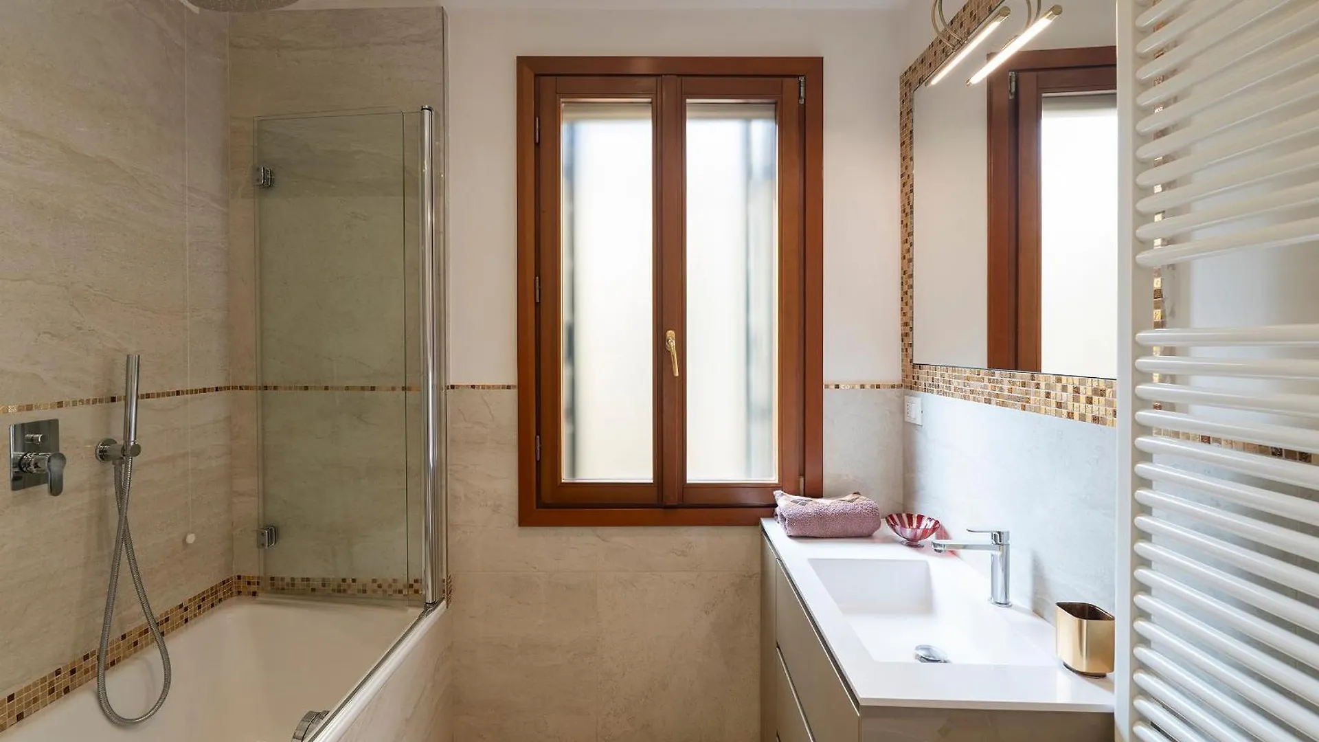 Stupendo Luxury Apartment Canal & Garden View Venice Italy