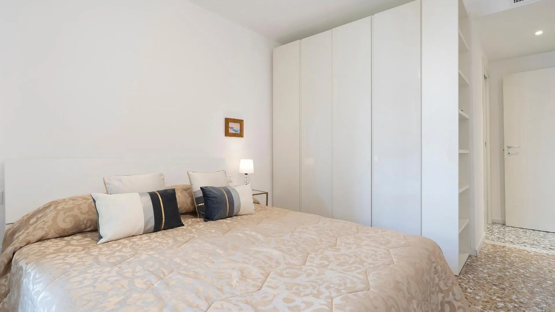 Stupendo Luxury Apartment Canal & Garden View Venice Italy
