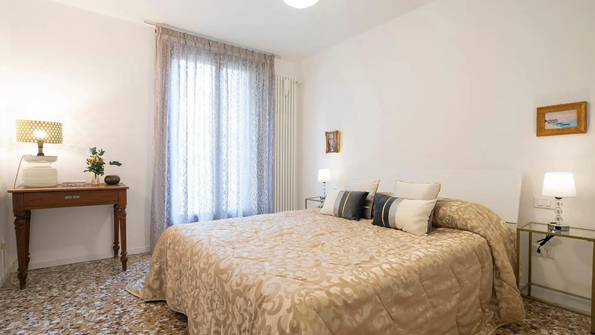 Stupendo Luxury Apartment Canal & Garden View Venice