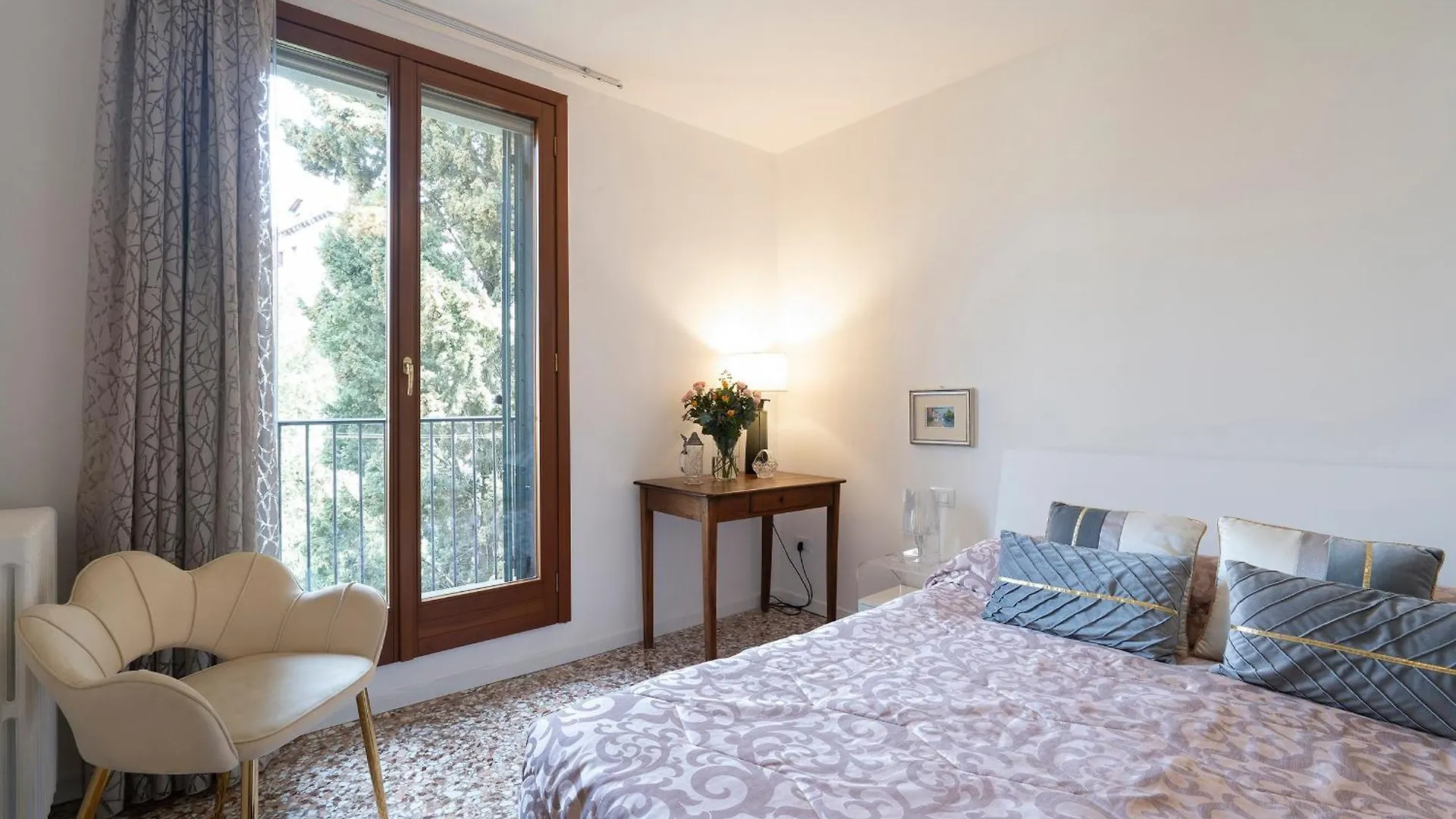 Stupendo Luxury Apartment Canal & Garden View Venice