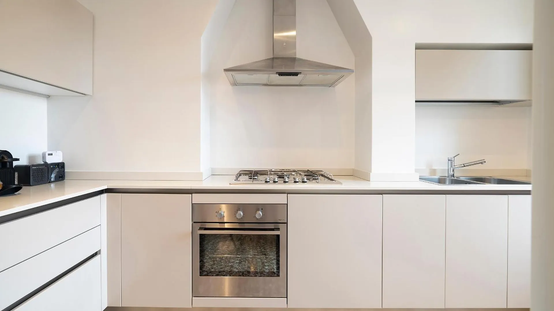 Stupendo Luxury Apartment Canal & Garden View Venice