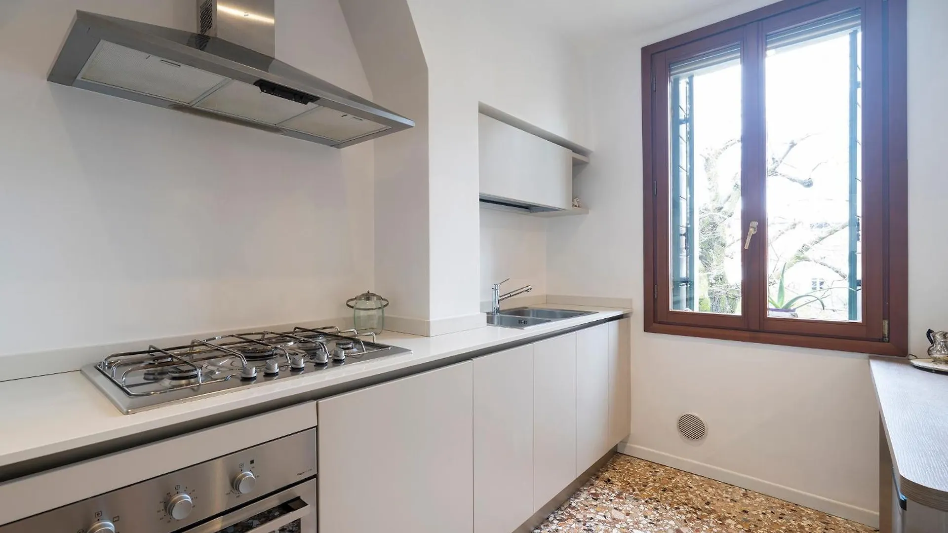 Stupendo Luxury Apartment Canal & Garden View Venice Italy