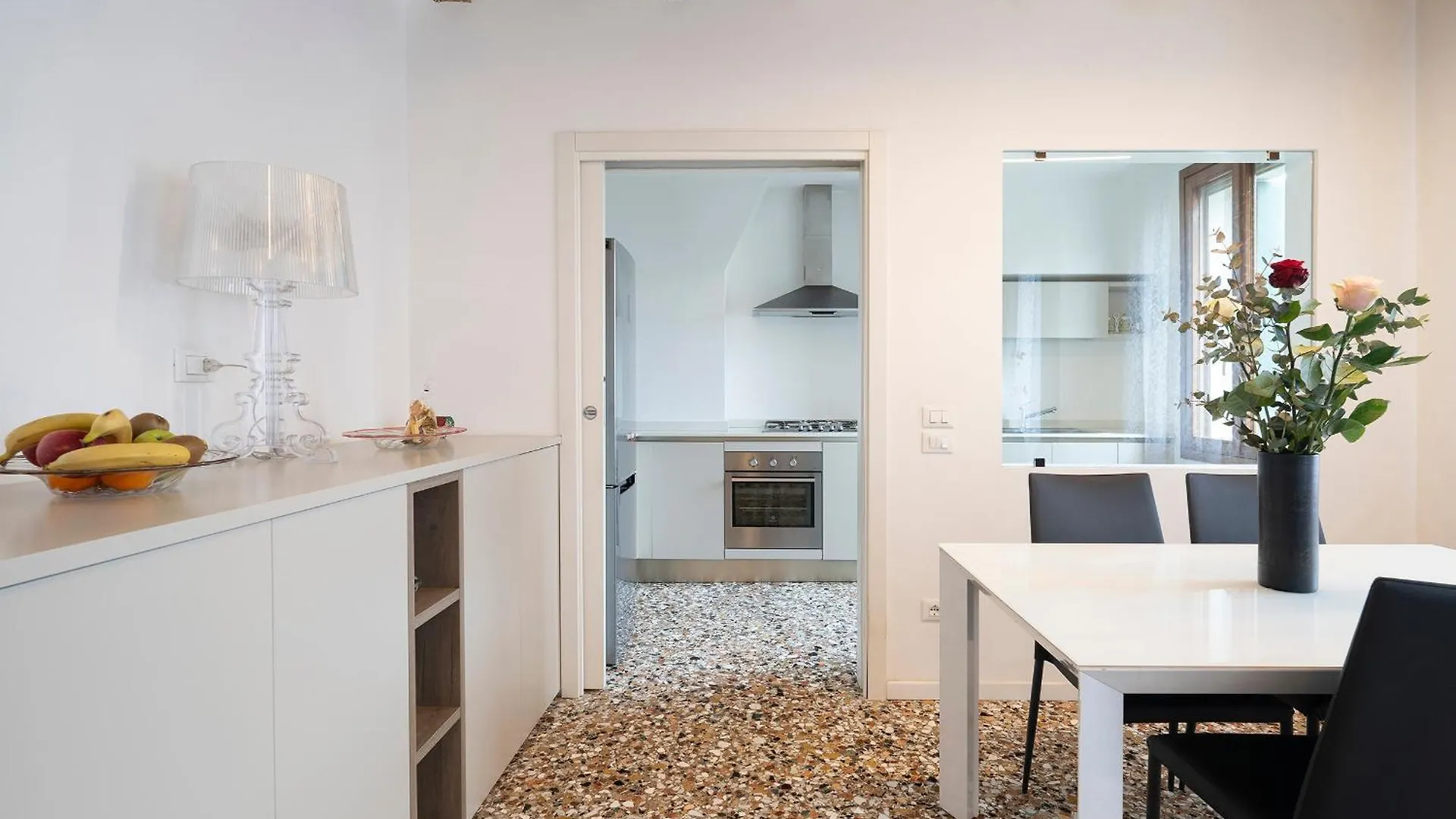 Stupendo Luxury Apartment Canal & Garden View Venice Italy