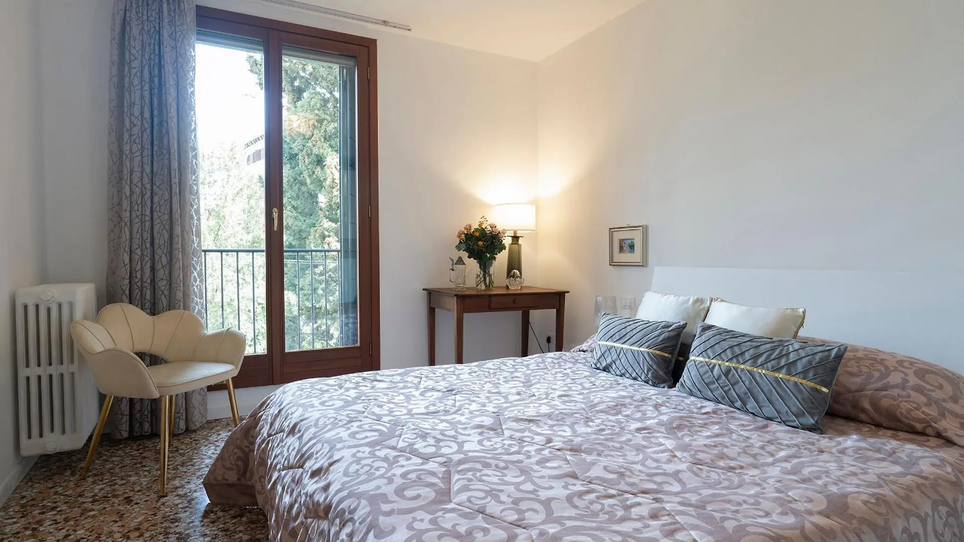 Stupendo Luxury Apartment Canal & Garden View Venice